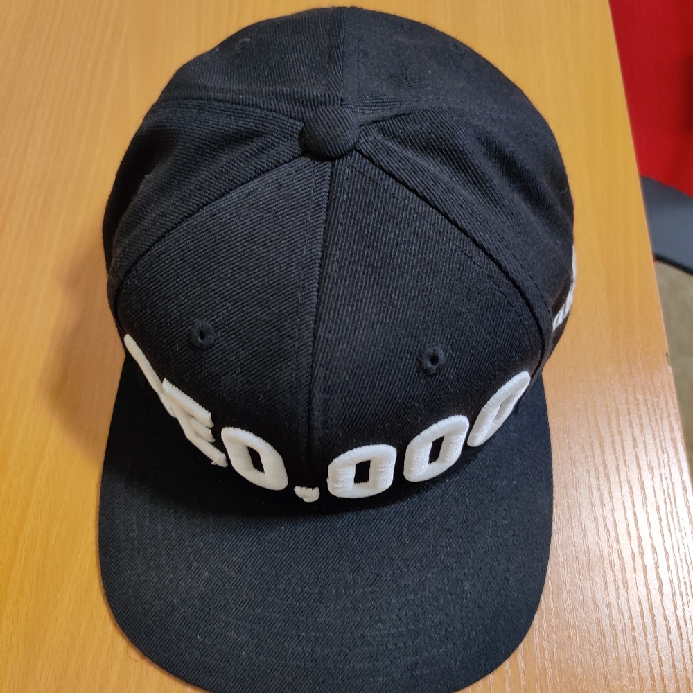 Snap back boss hat